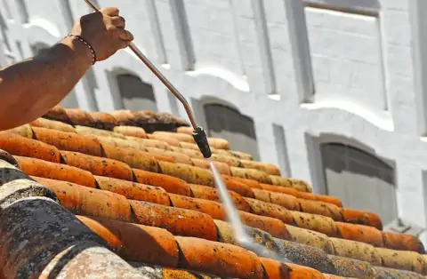 Nettoyage de toitures - Charleval